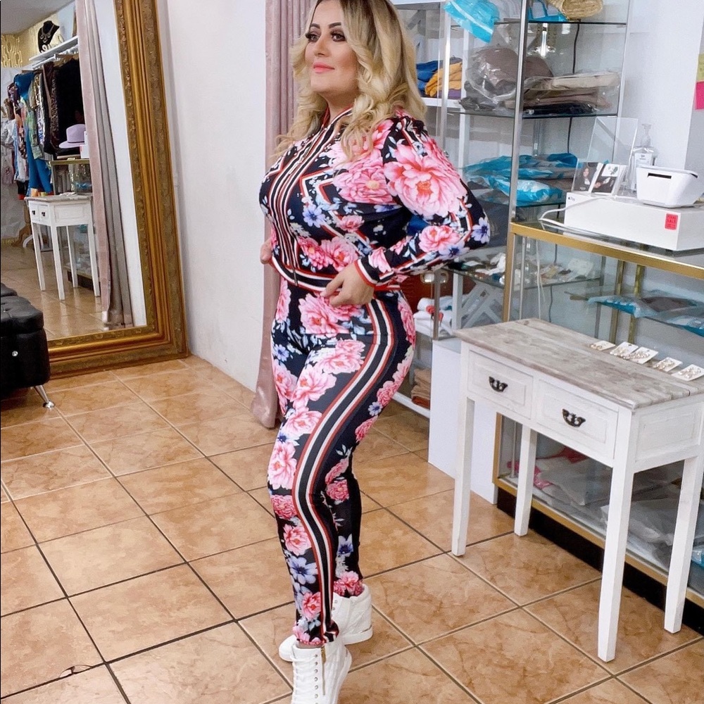 New Floral Set - Picture 4 of 4